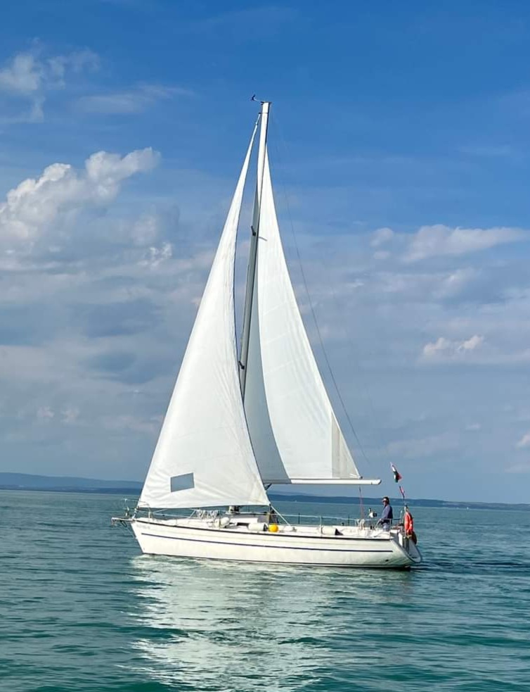 Renting a sailboat with a skipper on Balaton lake