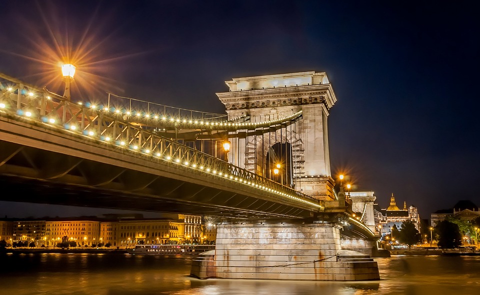 Széchenyi Chain Bridge
Budapest’s most beloved bridge connects Buda and Pest in spectacular fashion. 